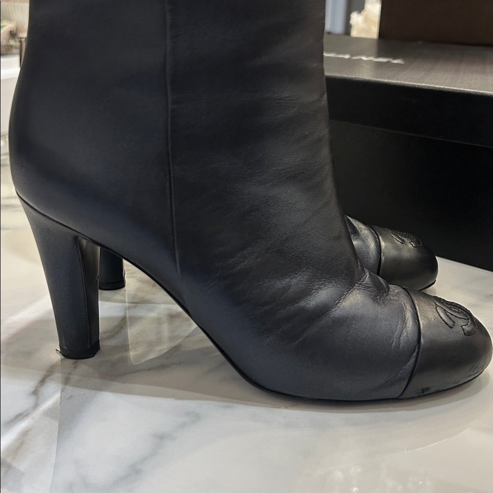 CHANEL Elegant Black Over the Knee Boots - Picture 11 of 13